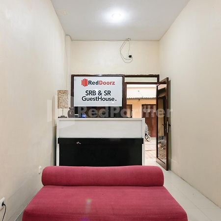 Sr Residence Near Mall Ciputra Cibubur Mitra Reddoorz Бекаси Экстерьер фото