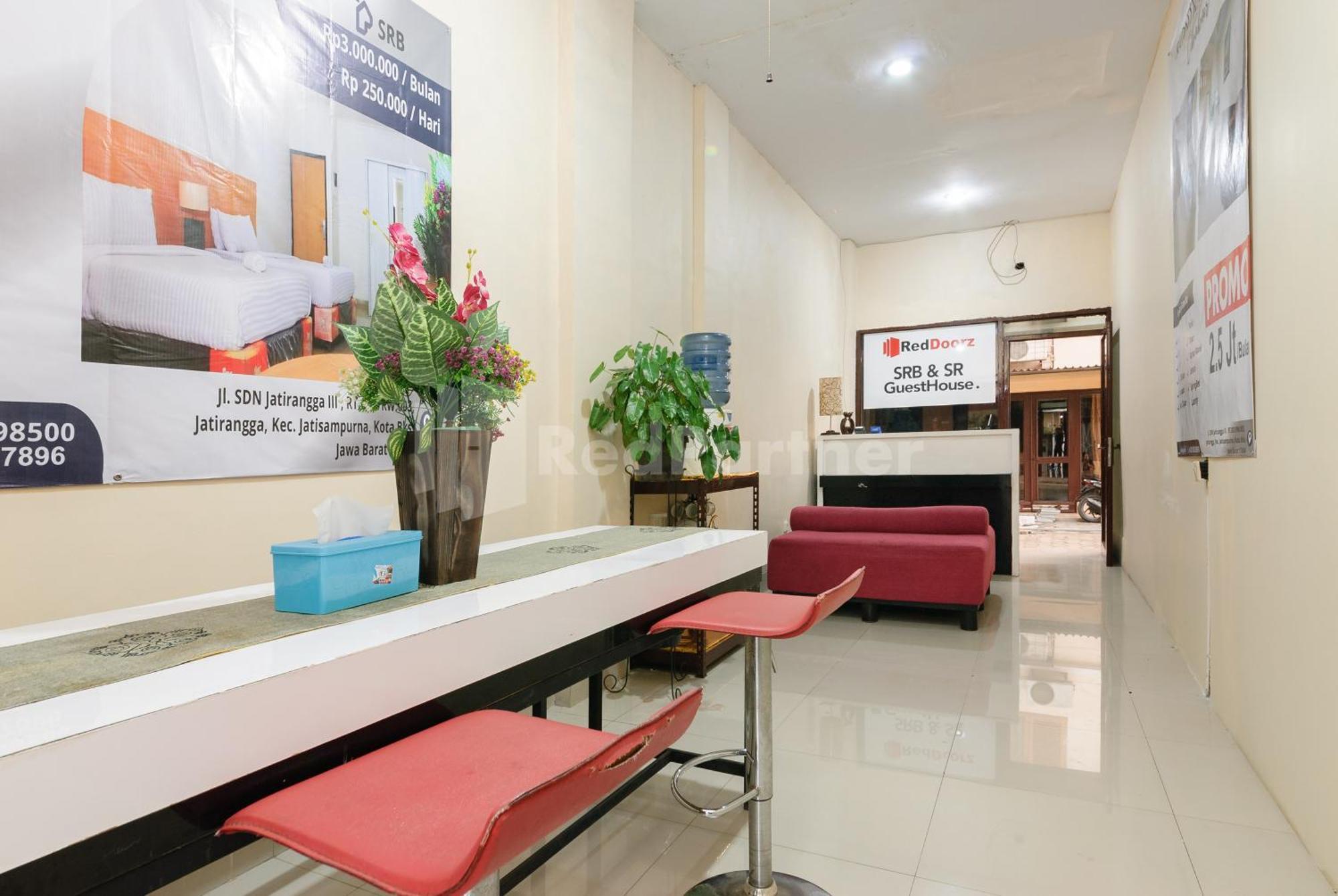 Sr Residence Near Mall Ciputra Cibubur Mitra Reddoorz Бекаси Экстерьер фото