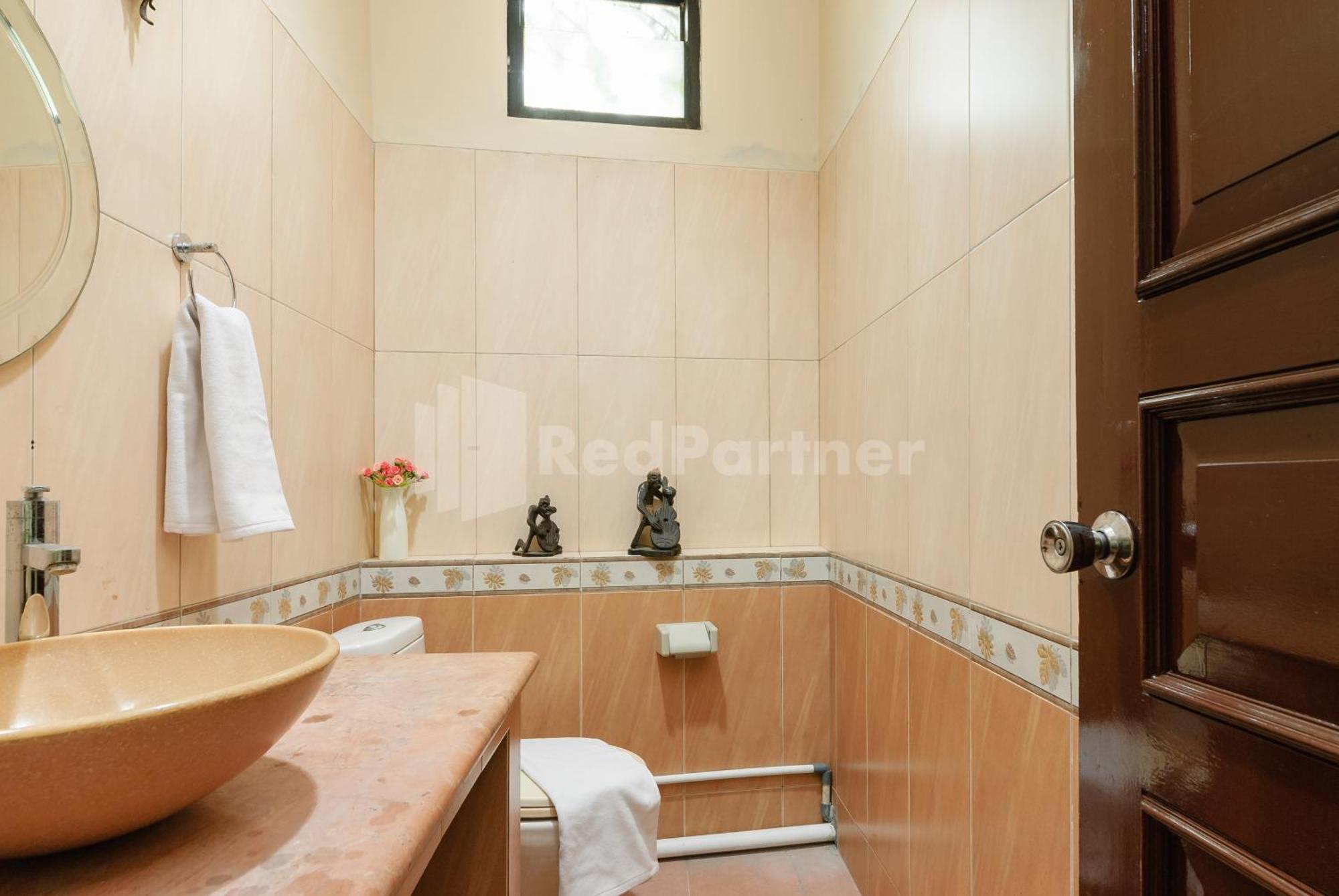 Sr Residence Near Mall Ciputra Cibubur Mitra Reddoorz Бекаси Экстерьер фото