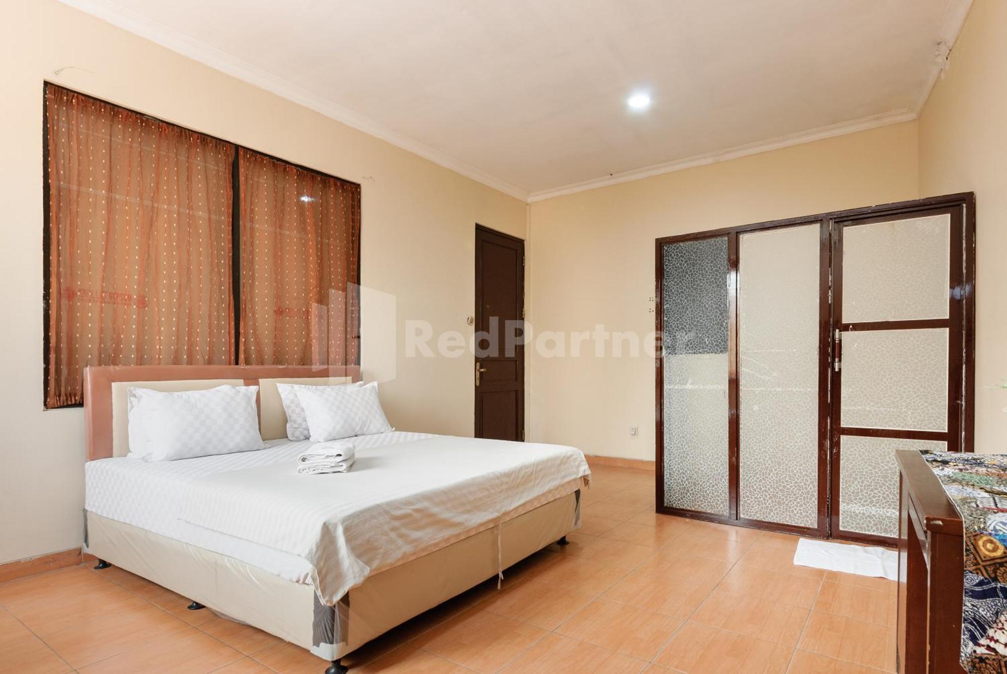 Sr Residence Near Mall Ciputra Cibubur Mitra Reddoorz Бекаси Экстерьер фото